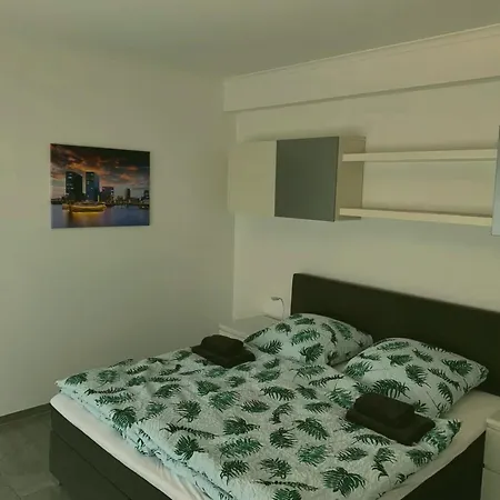 4 Bedrooms *