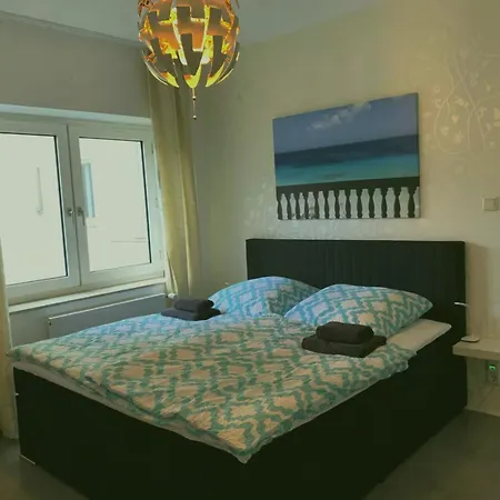 4 Bedrooms *